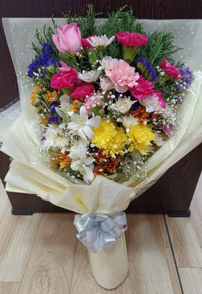 Premium Mixed Flower Bouquet with Pink Roses & Carnations