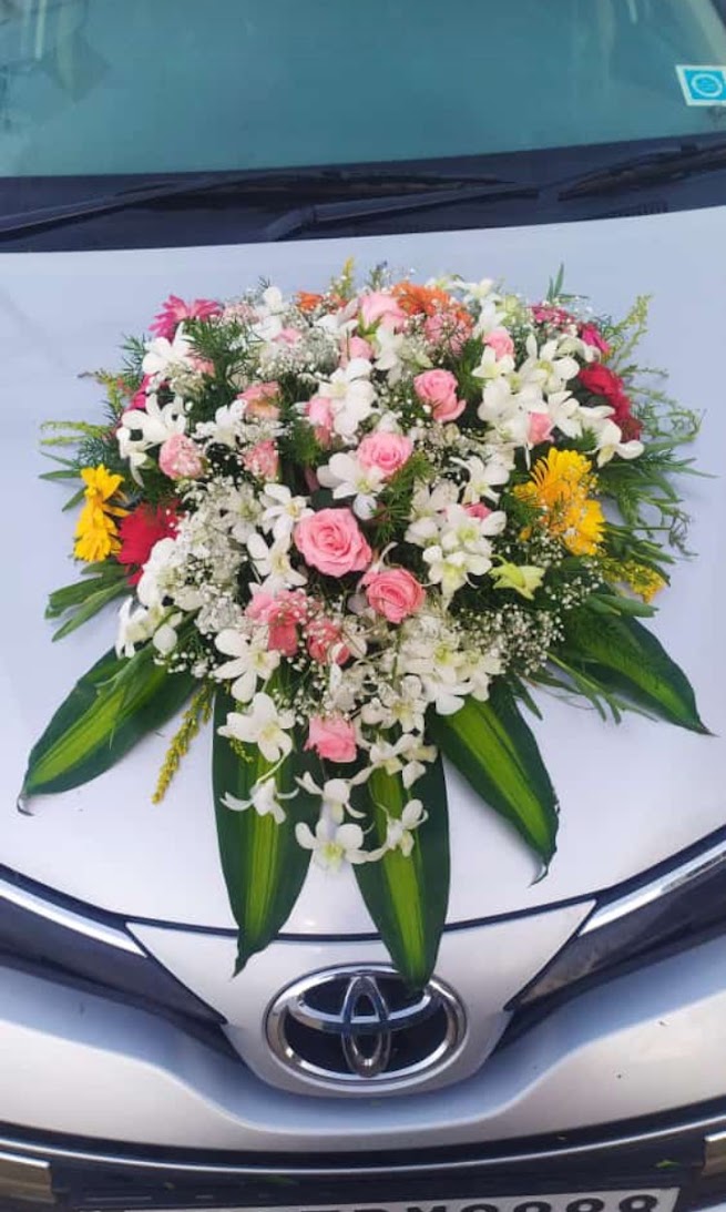 Premium Wedding Reception Car Decoration with Fresh Flowers