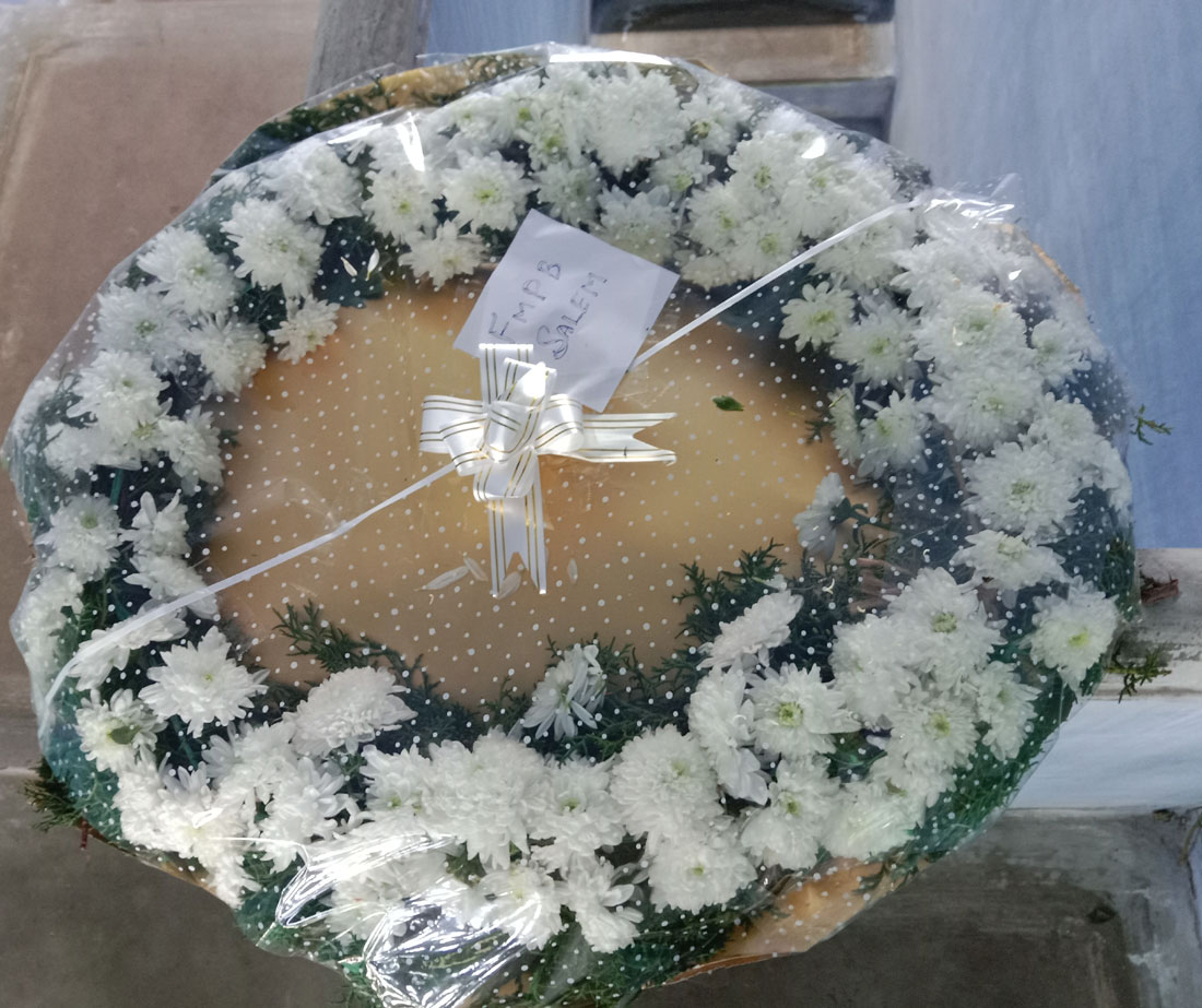 White Chrysanthemum Funeral Wreath – Sympathy Condolence Flower Arrangement